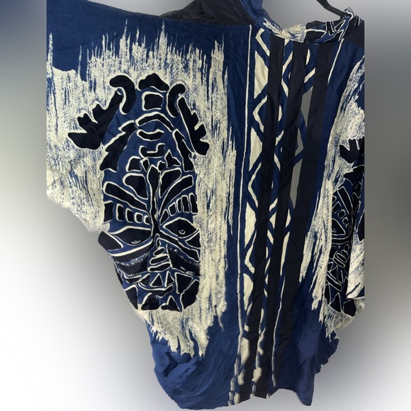 Brand Resort Wear Totem Faced Abstract Boho Cardigan w/ Metal Fastens - Size OS - Picture 5 of 16